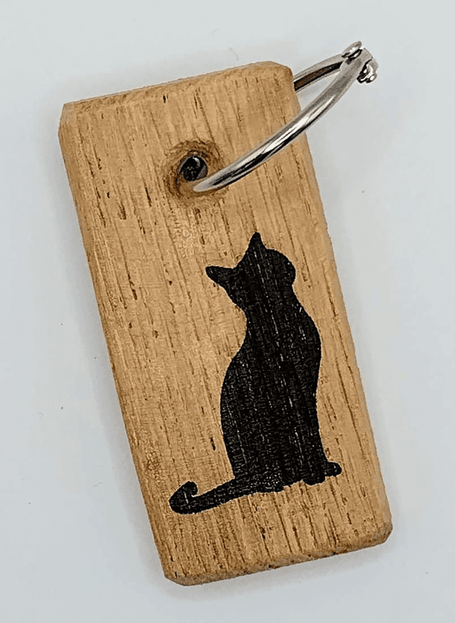 Wood keyring for cat lovers